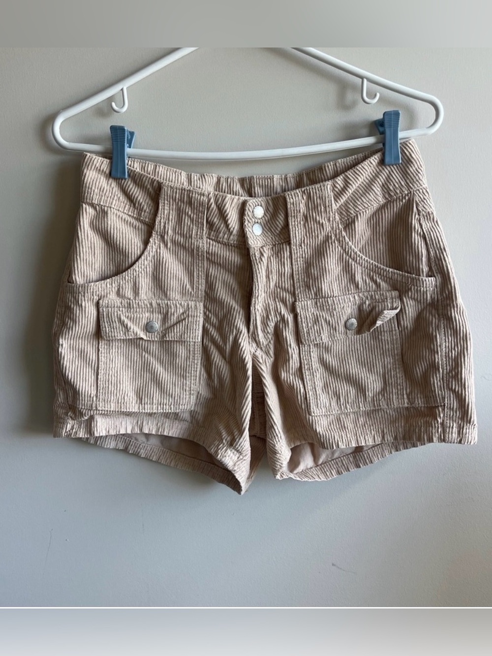 BDG Corduroy Utility Shorts in Beige Size4